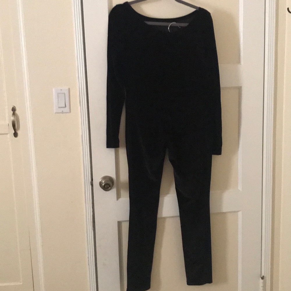 Black velvet crop top set with height waist pants